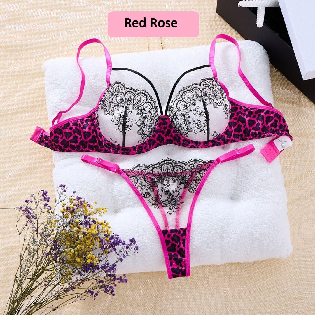 Flirting seductive lingerie (3)