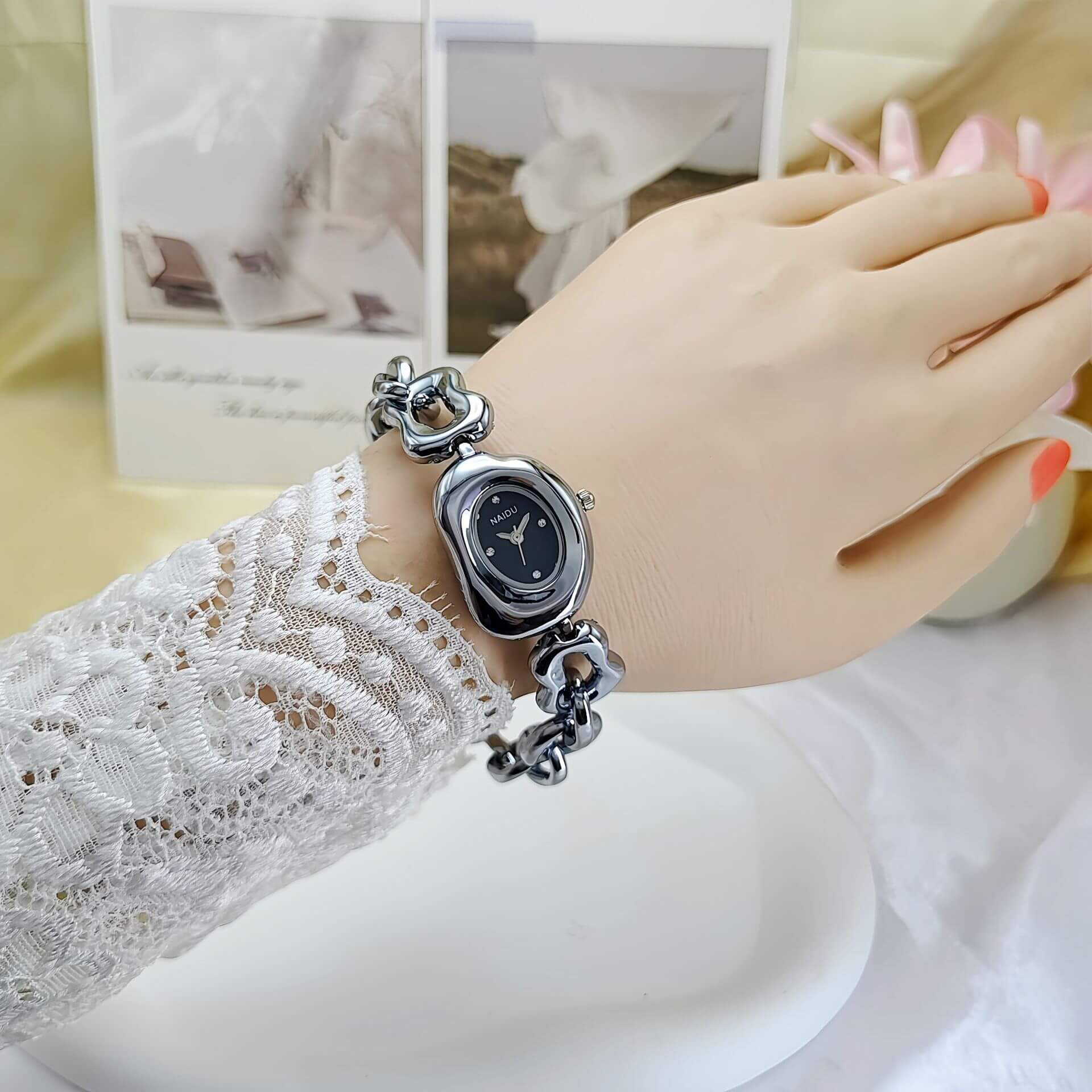 Cheese bracelet watch.sb (1)