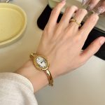 কোডঃ wL106gw; Bracelet oval shape watch