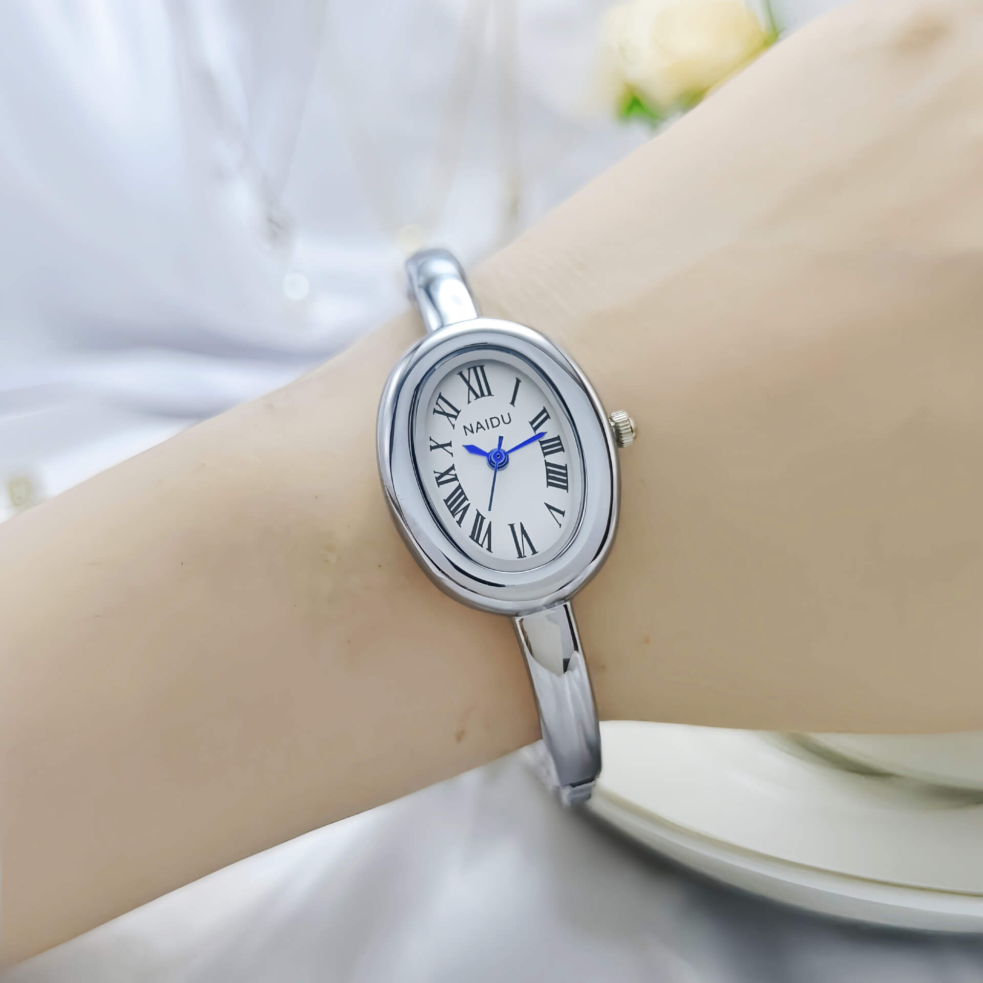 Bracelet-oval-shape-watch.sw-3.jpg কোডঃ wL106sw; Bracelet oval shape watch - Image 1
