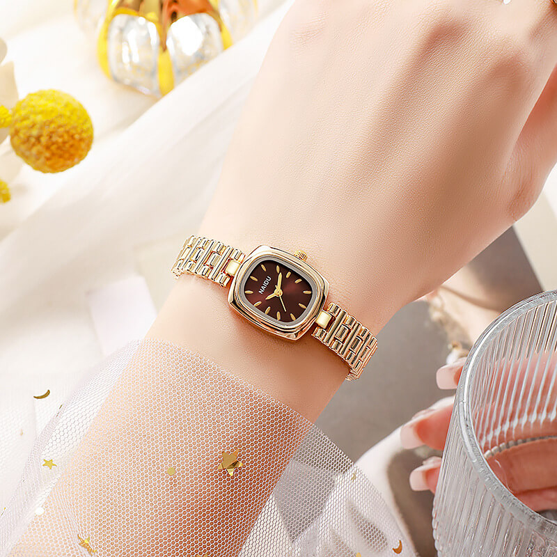 Popular-Coco-oval-watch.gc-2.jpg কোডঃ WL108gc; Popular Coco oval watch - Image 1